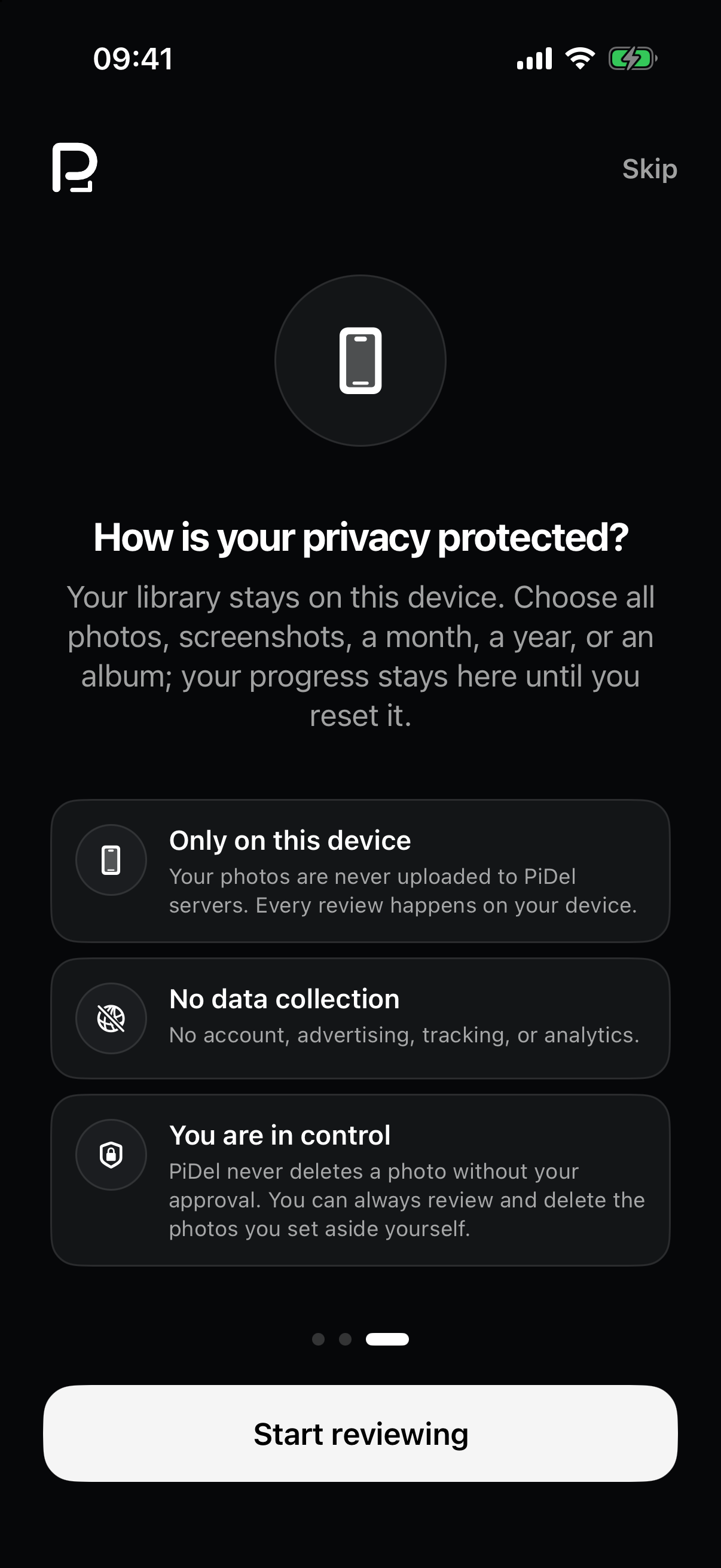 The real PicDecide privacy tutorial explaining that photos remain on the device